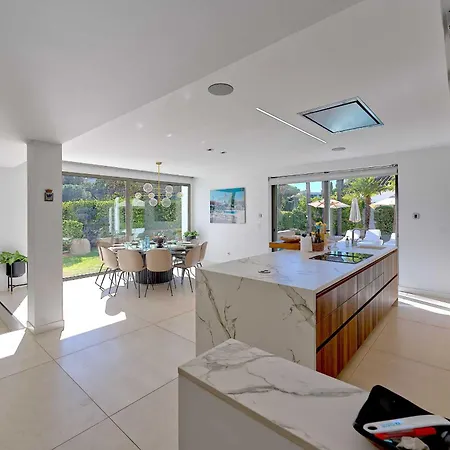 2244 New Modern Luxury In Puerto Banus *