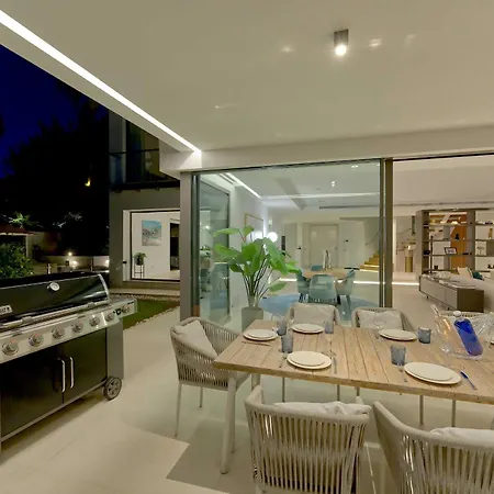 2244 New Modern Luxury In Puerto Banus מארבלה