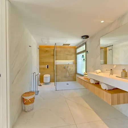 2244 New Modern Luxury In Puerto Banus * Marbella