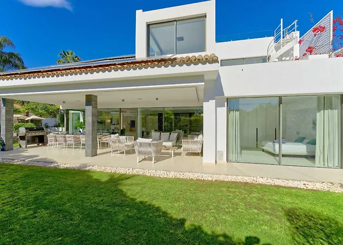 ヴィラ 2244 New Modern Luxury In Puerto Banus マルベーリャ