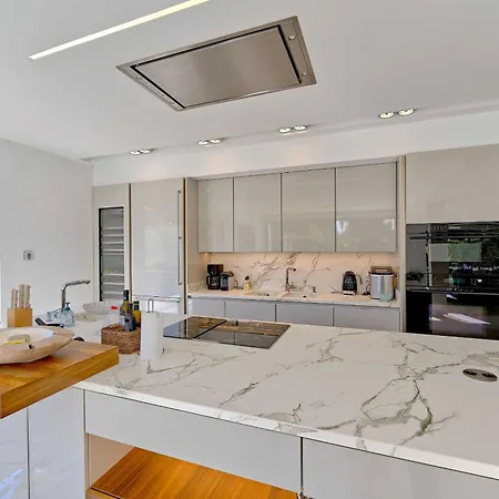 2244 New Modern Luxury In Puerto Banus * 马尔韦利亚