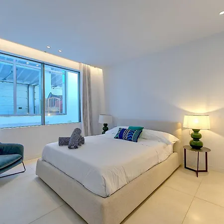 2244 New Modern Luxury In Puerto Banus Villa Marbella