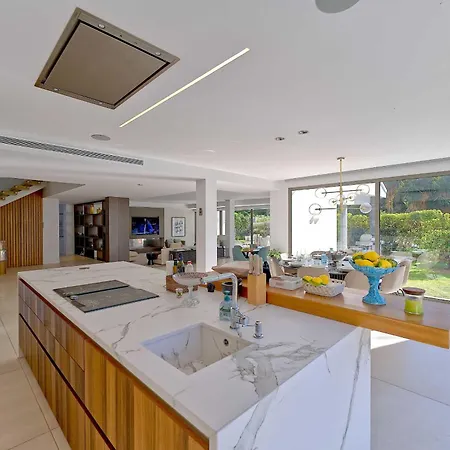 2244 New Modern Luxury In Puerto Banus Villa