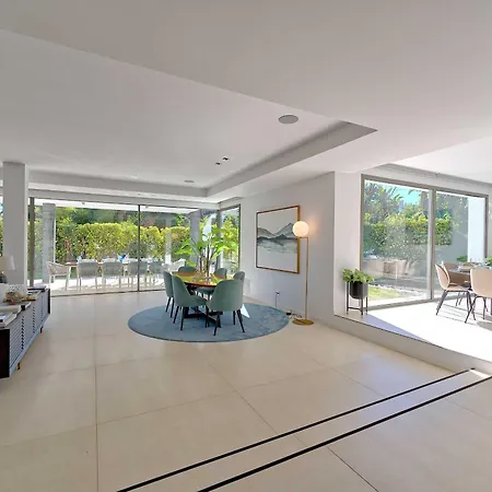 2244 New Modern Luxury In Puerto Banus Villa