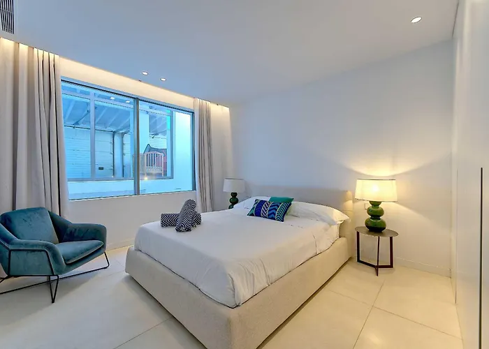 2244 New Modern Luxury In Puerto Banus Villa Marbella
