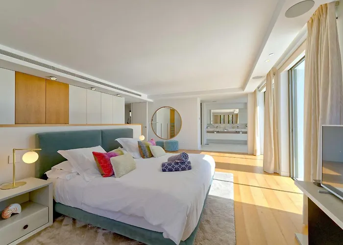 2244 New Modern Luxury In Puerto Banus * Marbella