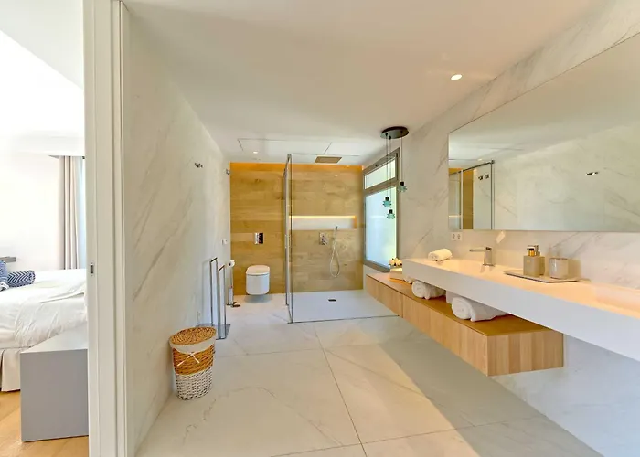 2244 New Modern Luxury In Puerto Banus * Marbella
